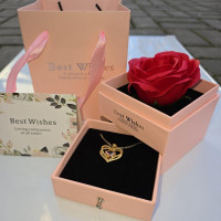 Подарочный набор с ожерельем "I love you" и розой в розовой коробке