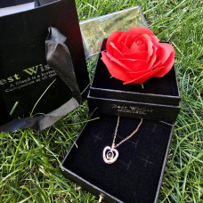 Подарунковий набір з намистенням "I love you" і вічною трояндою в рожевій коробці