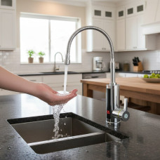 Проточный водонагреватель RX-011-1 , бойлер с экраном хромированный пластик с дисплеем